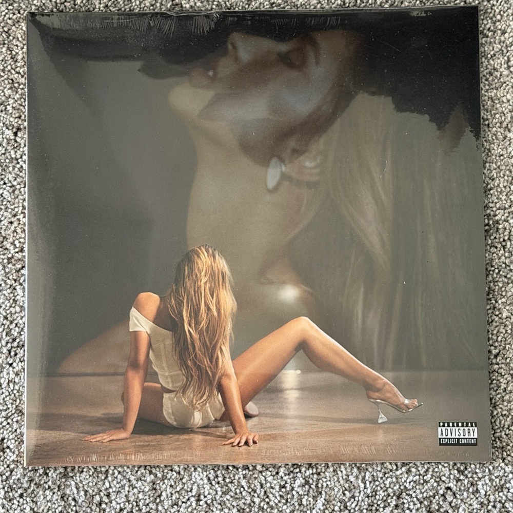 SIGNED TATE MCRAE Miss Possessive VINYL (Exclusive Poster Signed Inside)